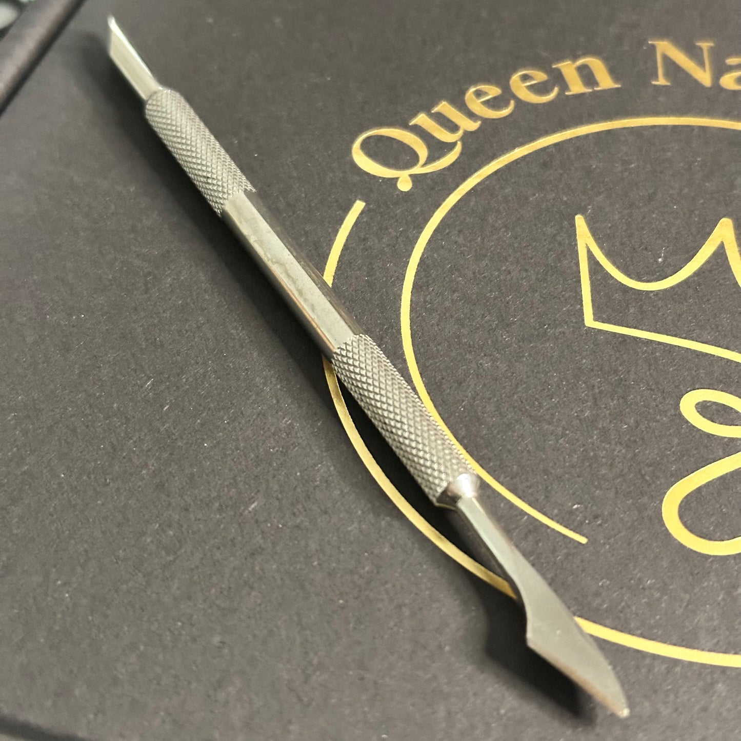 Double ended cuticle pushers