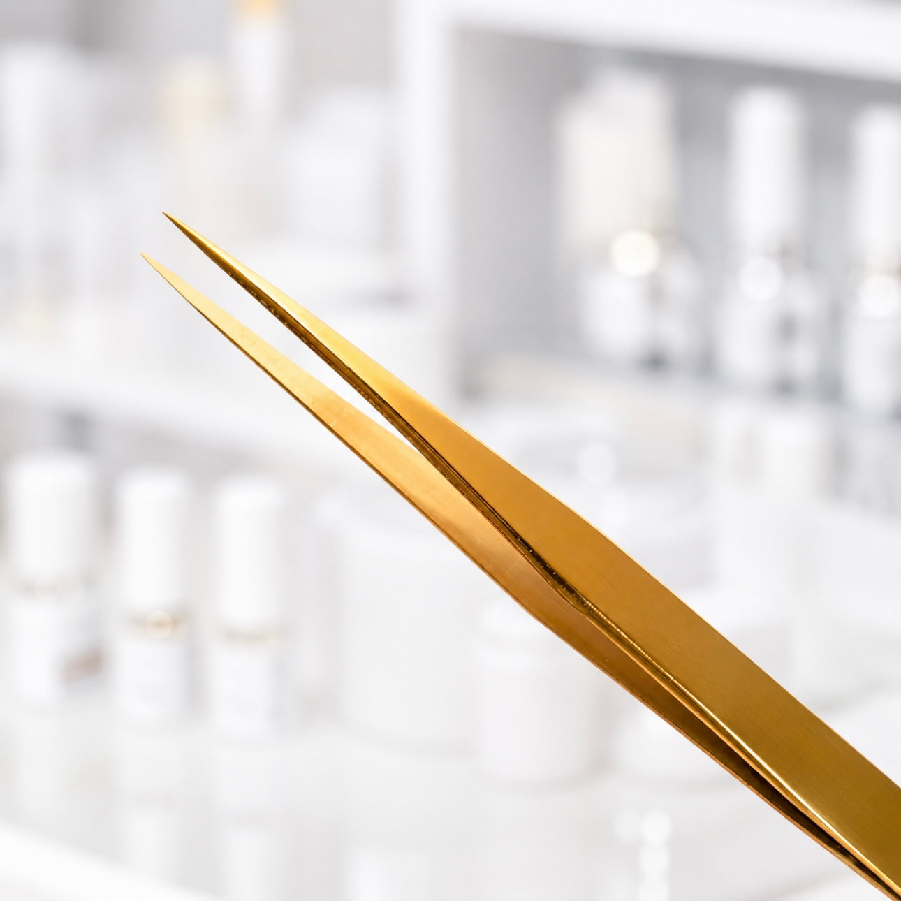 Tweezers