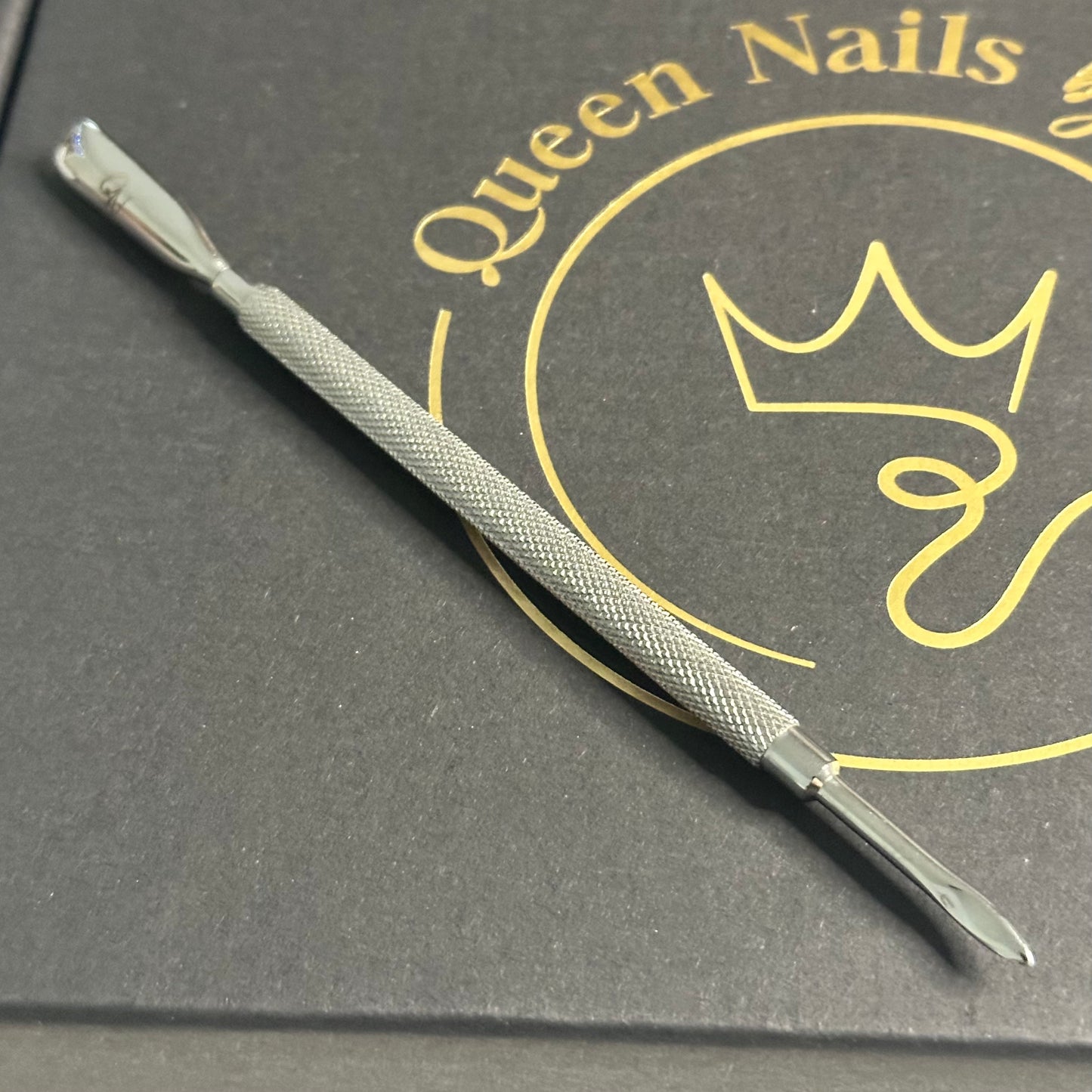 Double ended cuticle pushers