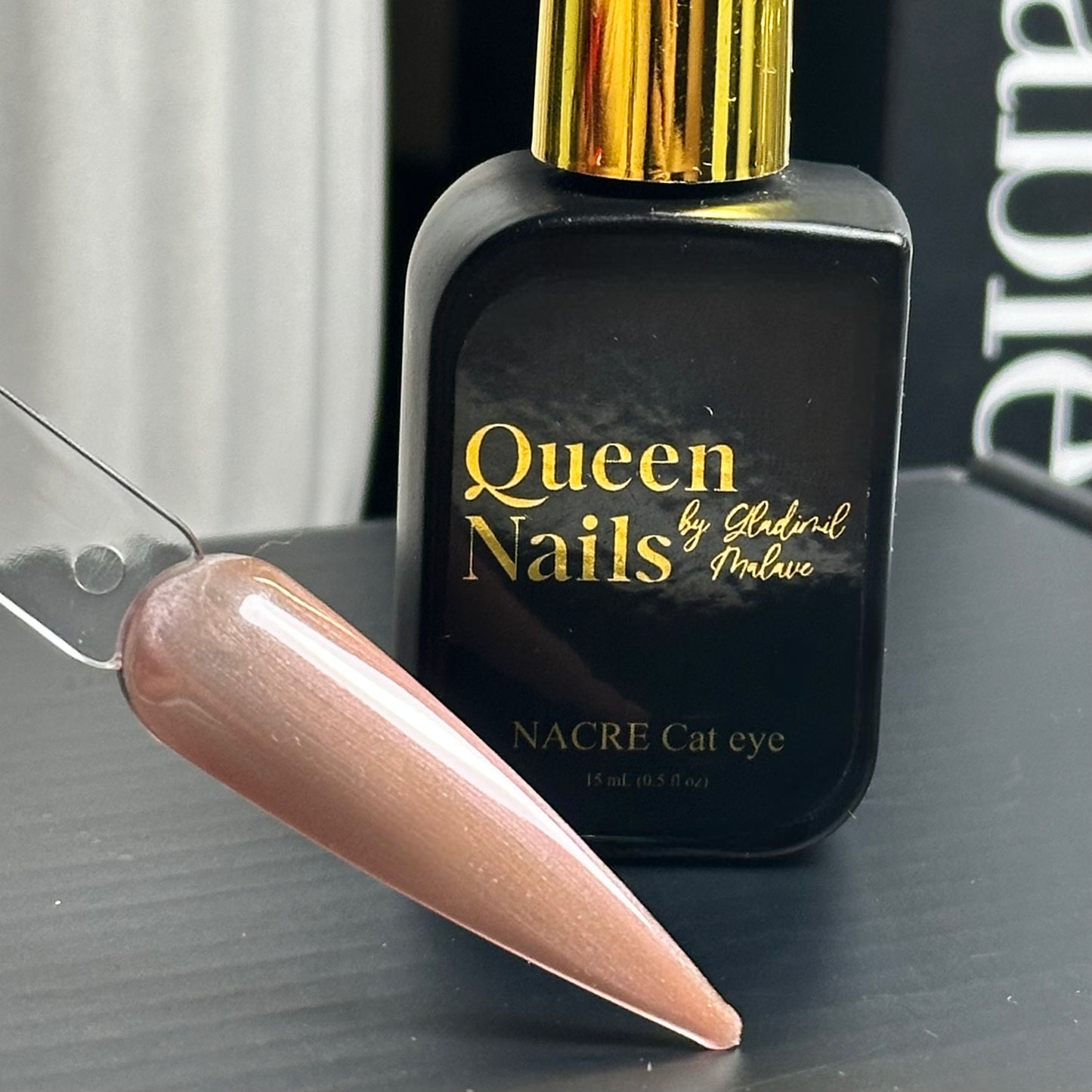 Nacre Cat eye Collection